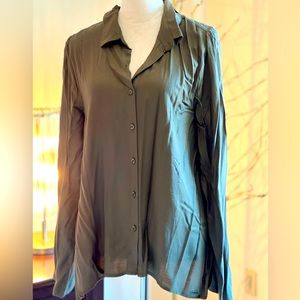 Volcom military green asymmetric blouse size L, NWT. SALE!!